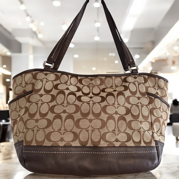 Coach Park Signature Carrie Brown Shoulder Bag Purse with Signature Design - Picture 14 of 14